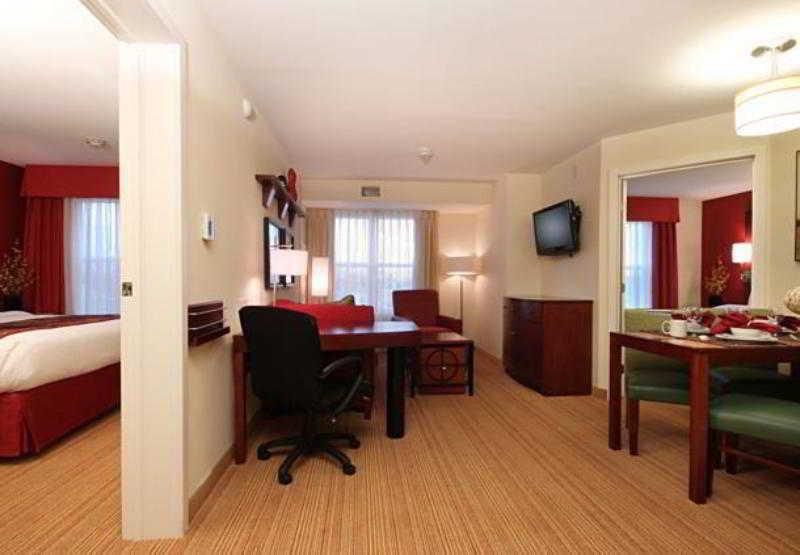 By Marriott Edison/raritan Center