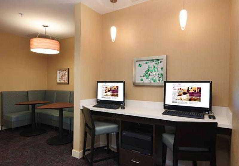 By Marriott Edison/raritan Center Hotel 3*