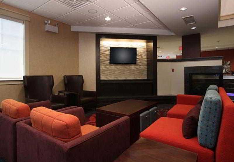 By Marriott Edison/raritan Center Hotel Woodbridge