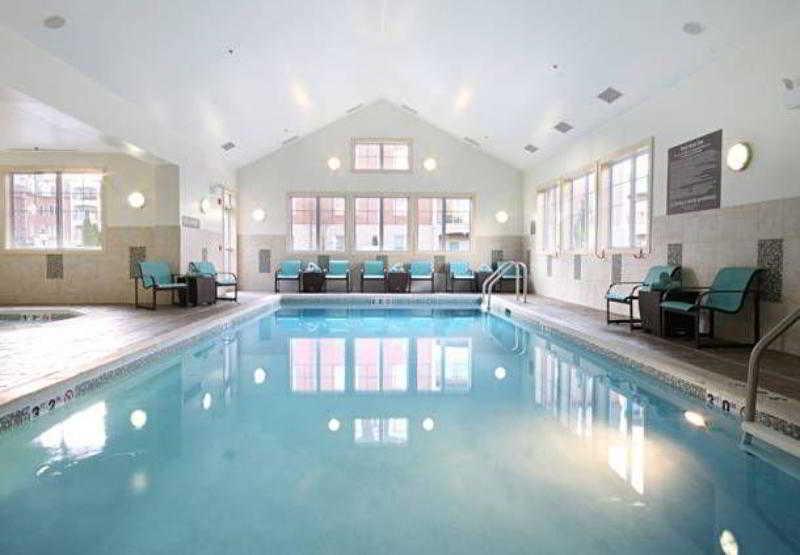 Hotel By Marriott Edison/raritan Center 3*