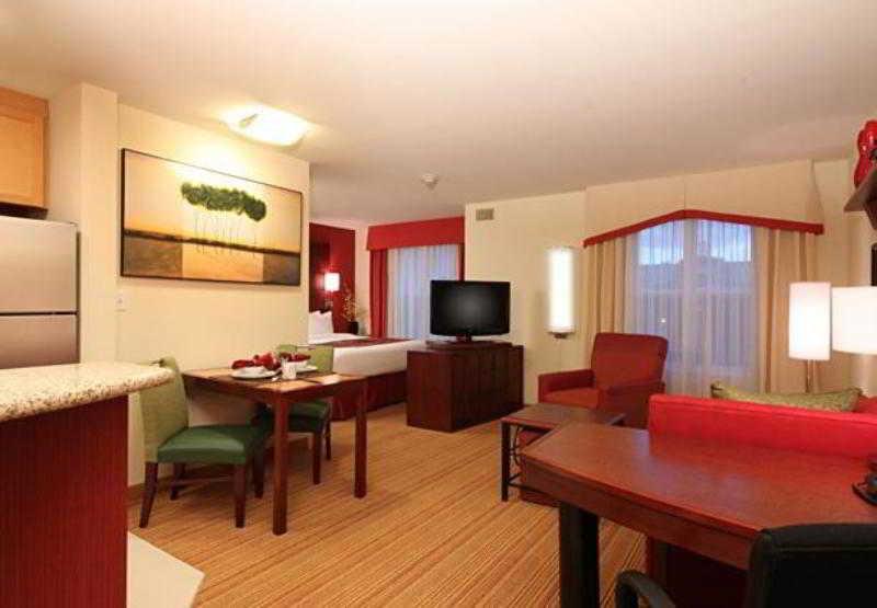 Hotel By Marriott Edison/raritan Center Woodbridge