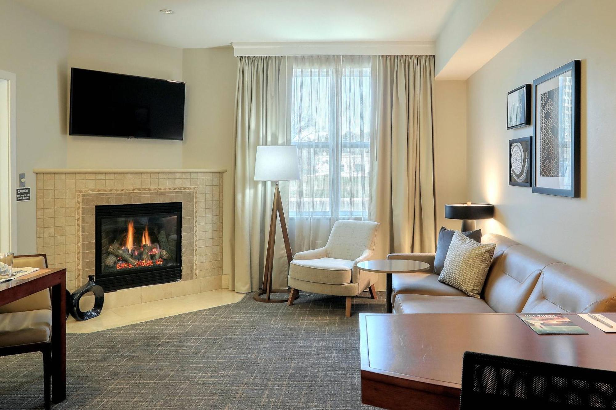 Hotel By Marriott Edison/raritan Center Woodbridge