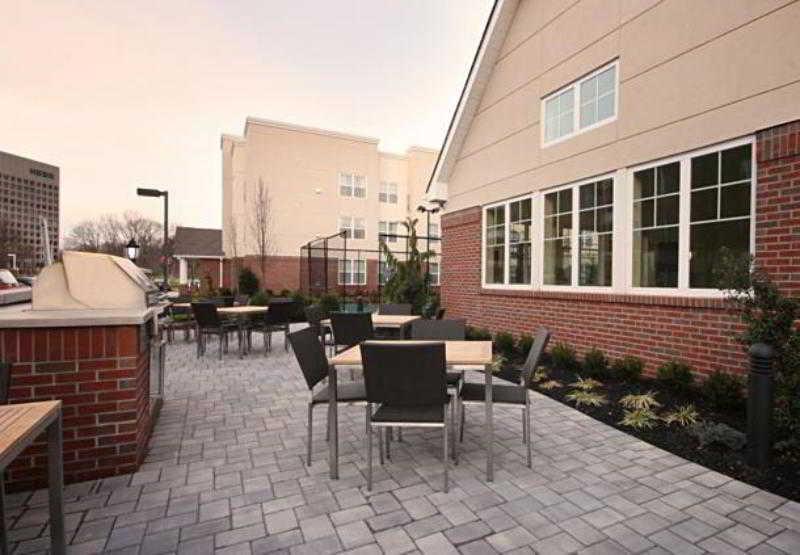 Hotel By Marriott Edison/raritan Center 3*
